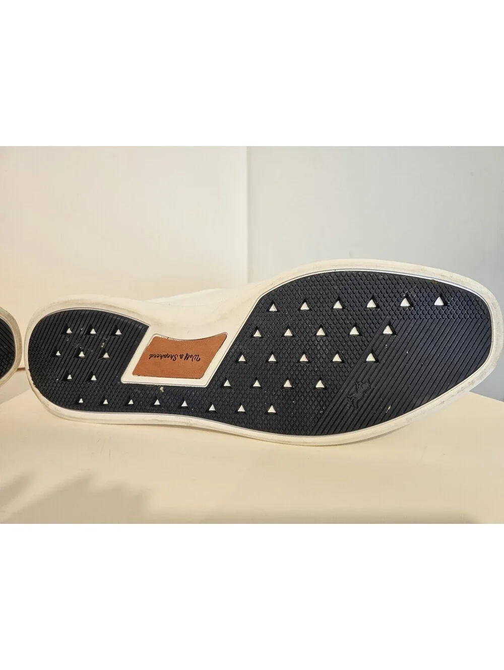 Mens Wolf and Shepherd Size 14